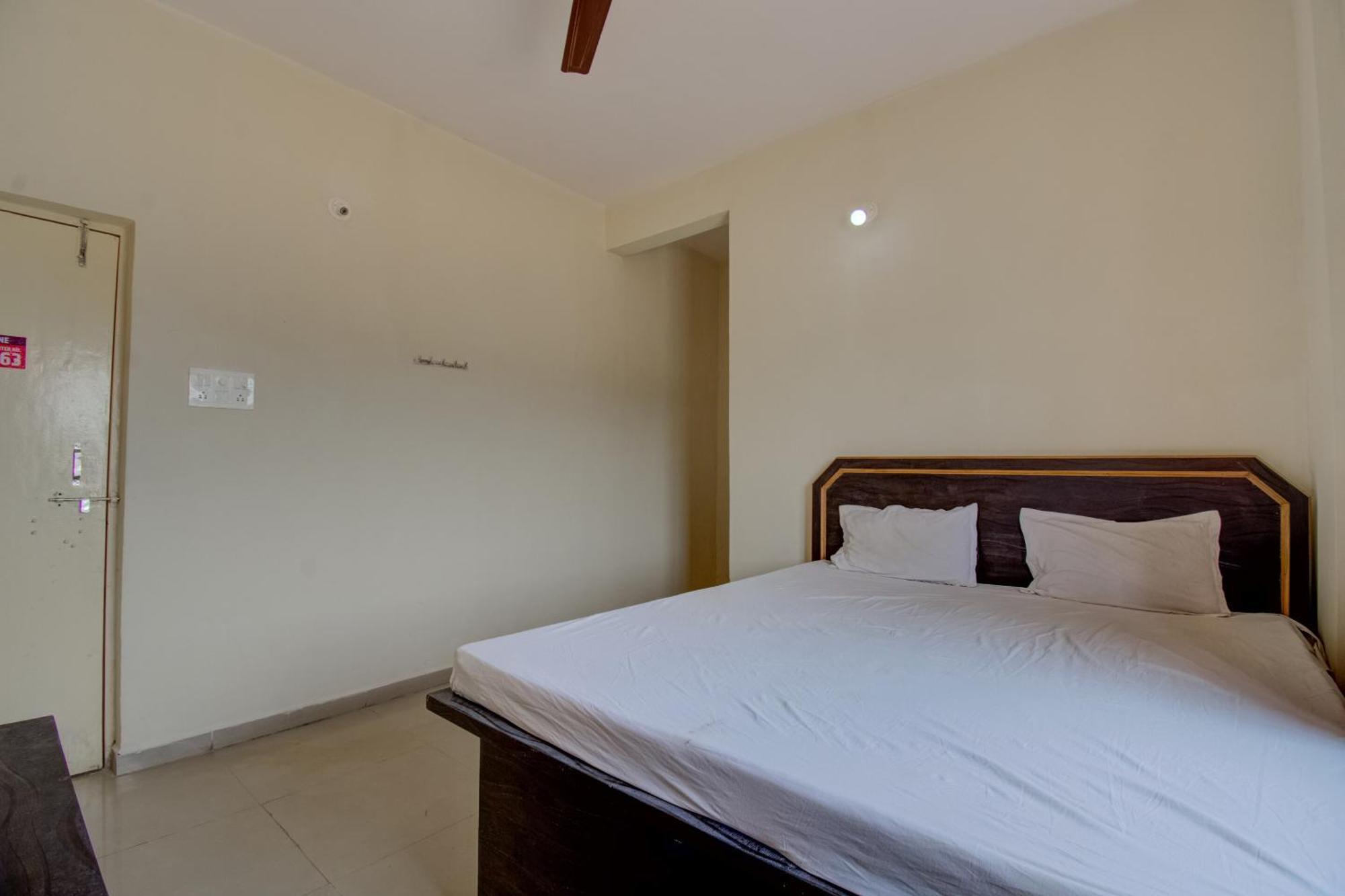 Spot On R D Homestay 1 Dispur Exterior photo